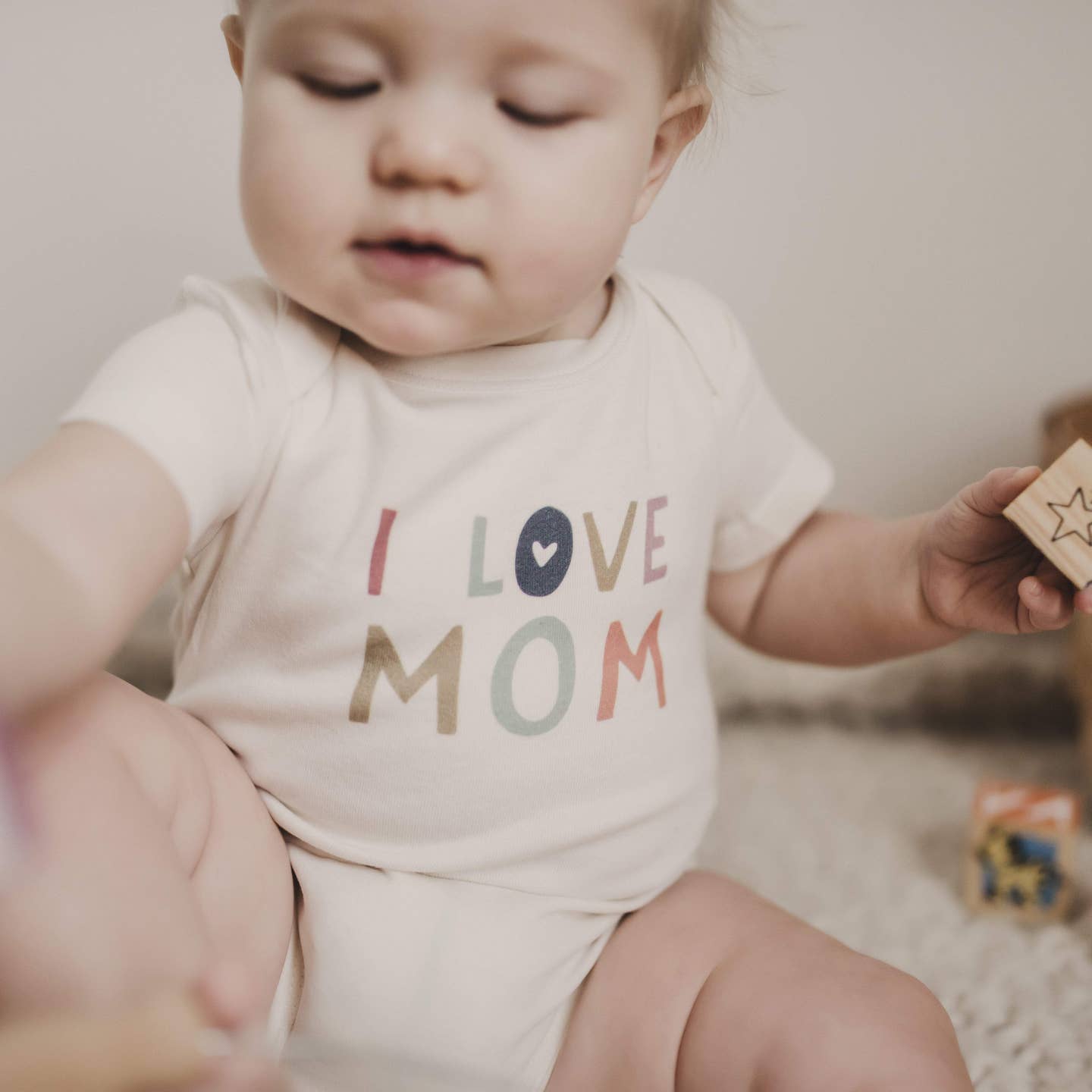 love mom baby bodysuit