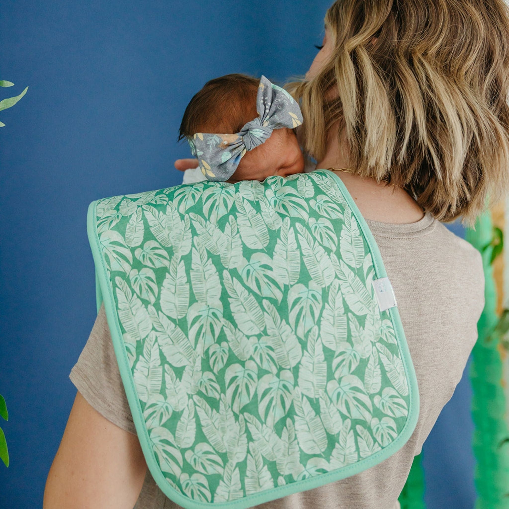 palm leaf printed burp cloth