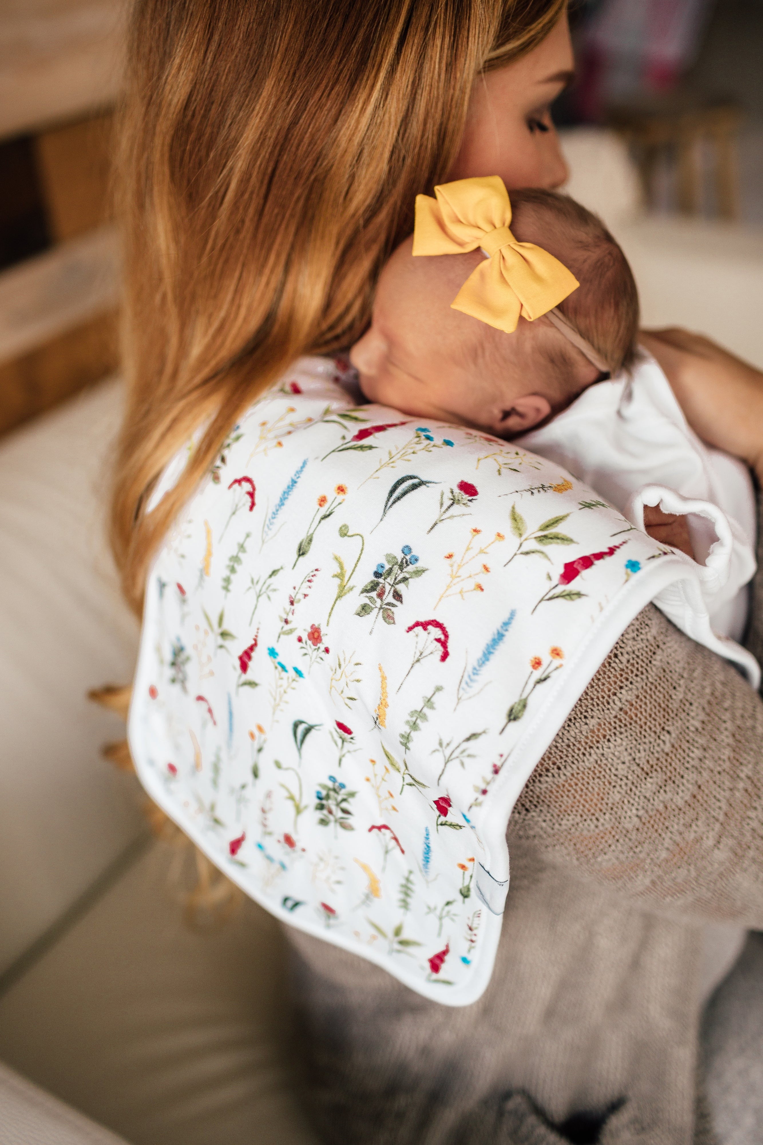 floral sprigs burp cloth